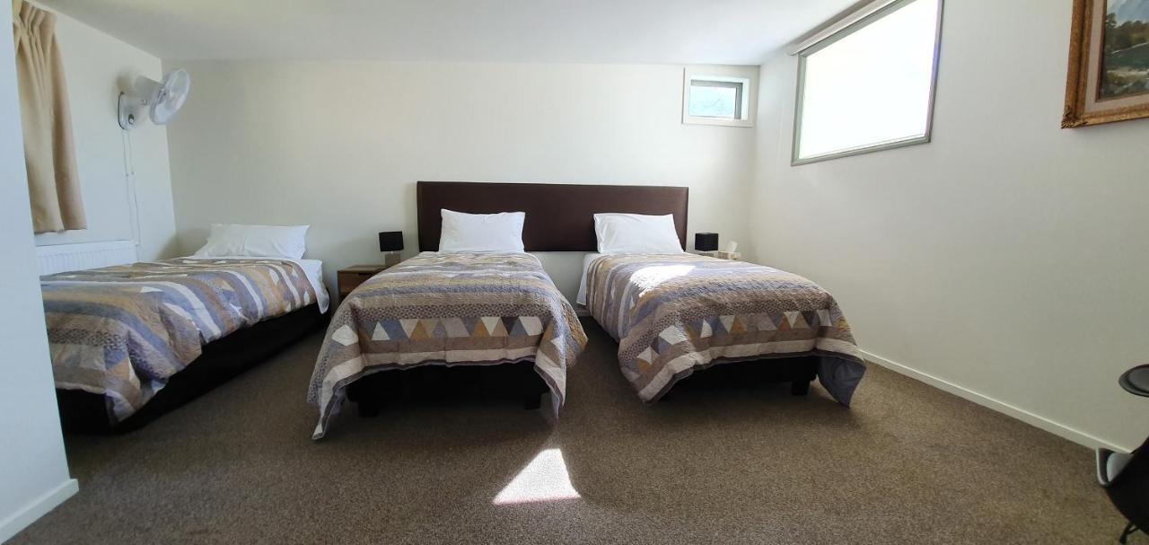 Hunters Moon Villa Mosgiel Exteriör bild
