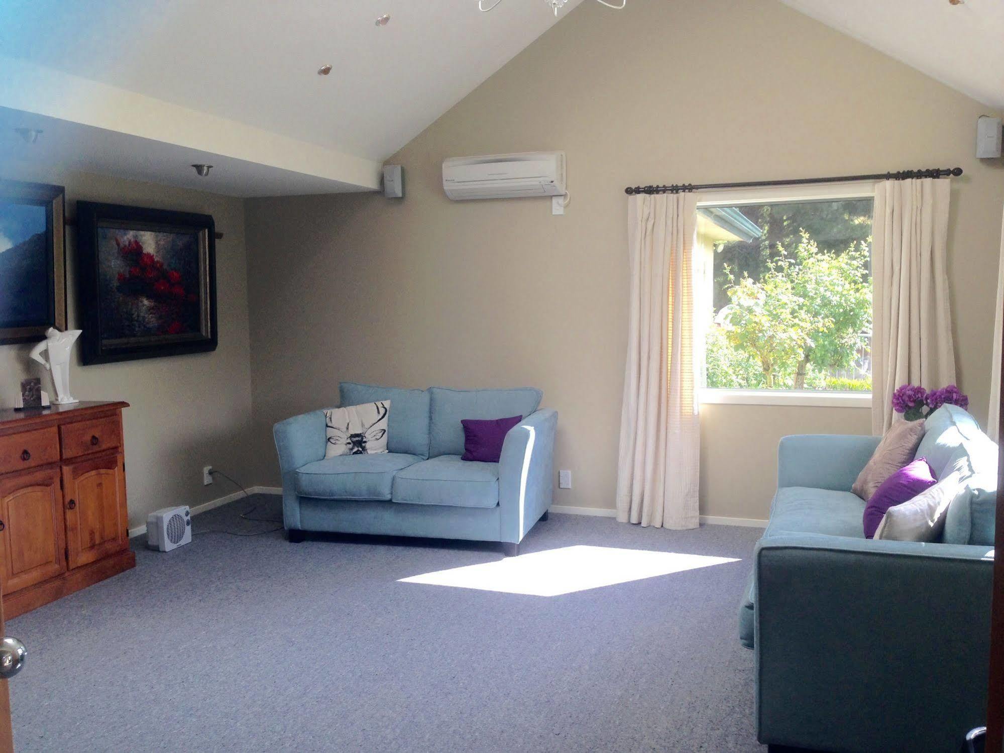 Hunters Moon Villa Mosgiel Exteriör bild