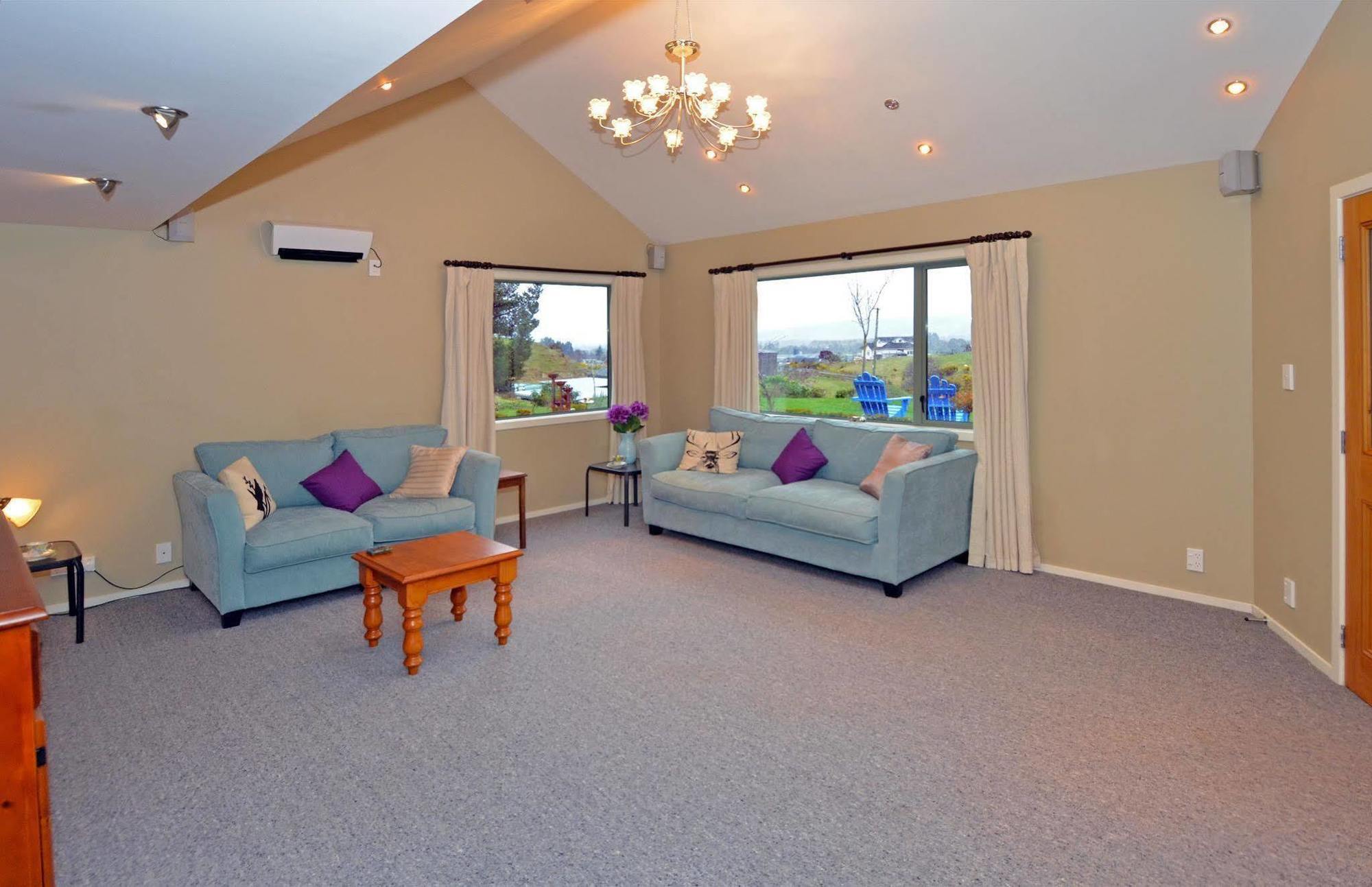 Hunters Moon Villa Mosgiel Exteriör bild