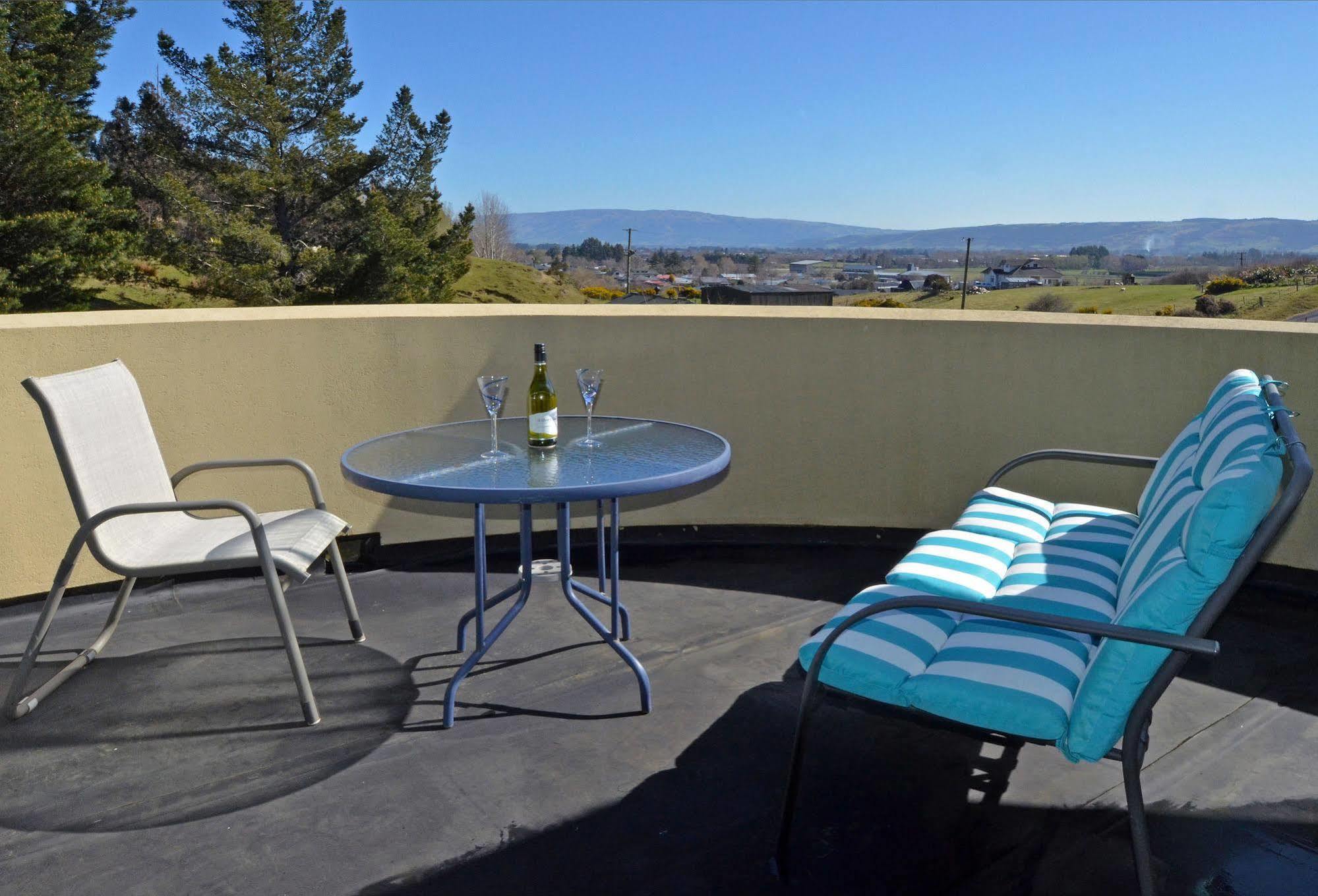 Hunters Moon Villa Mosgiel Exteriör bild