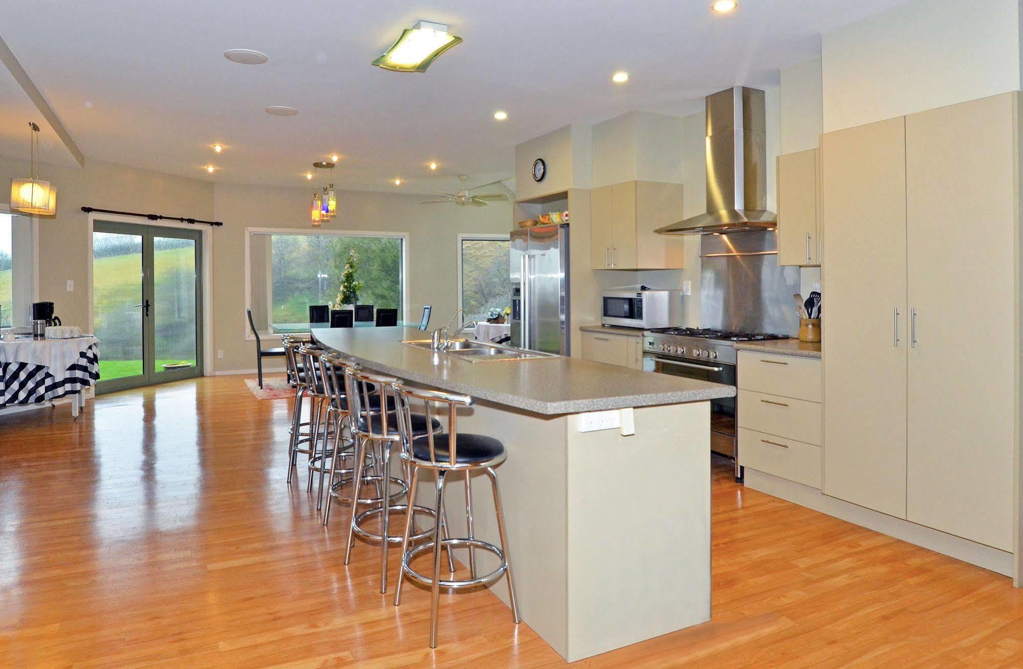 Hunters Moon Villa Mosgiel Exteriör bild