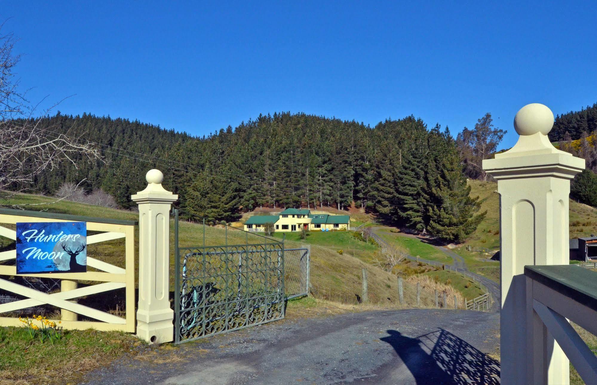 Hunters Moon Villa Mosgiel Exteriör bild